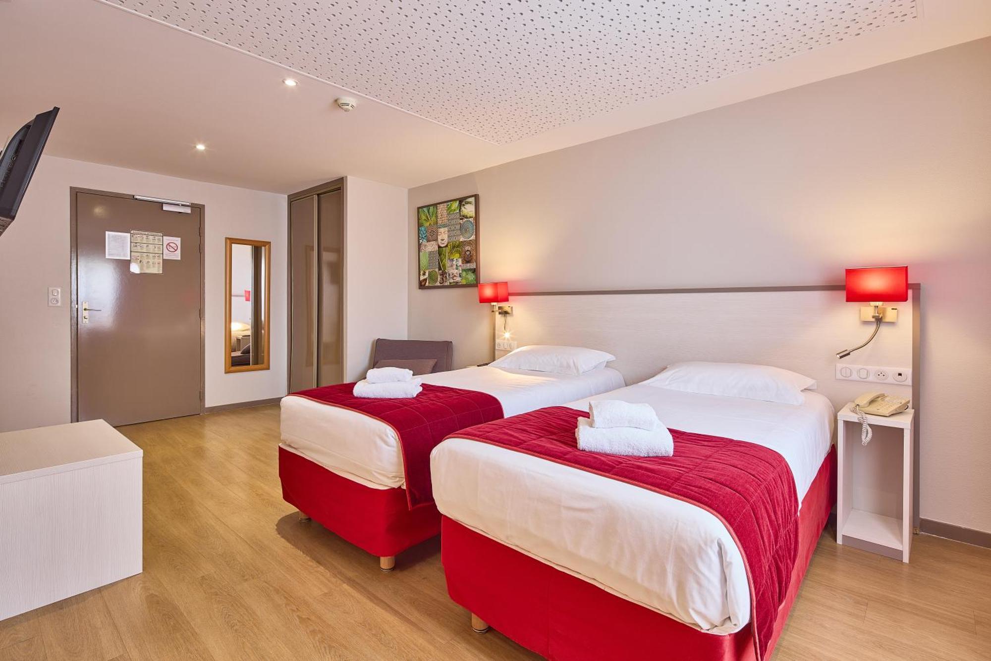 Hotel Saint Laurent Nogent-sur-Seine Exterior photo