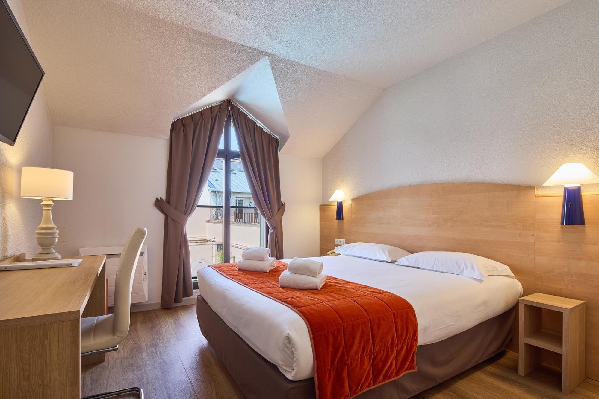 Hotel Saint Laurent Nogent-sur-Seine Exterior photo