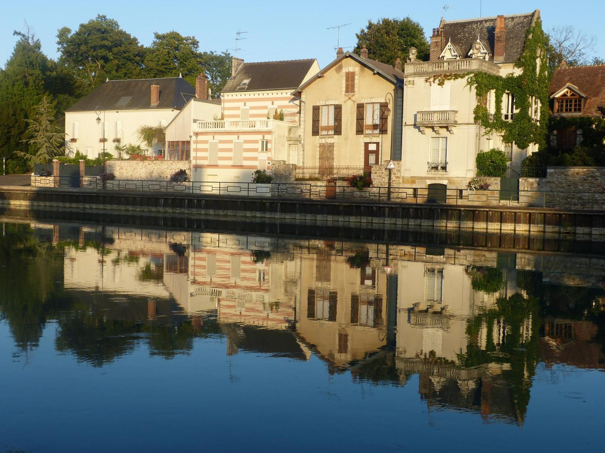 Hotel Saint Laurent Nogent-sur-Seine Exterior photo
